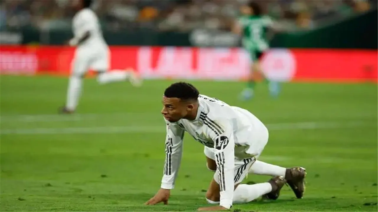 ”سبورت” تحسم الجدل حول وجود خلاف بين مبابي ولاعبي ريال مدريد